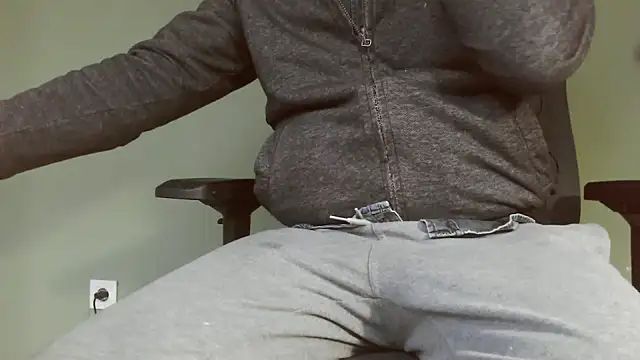 Snapshot of juanpalmox chatting on December 6, 2024, 7:43 am juanpalmox online show from December 6, 2024, 7:43 am