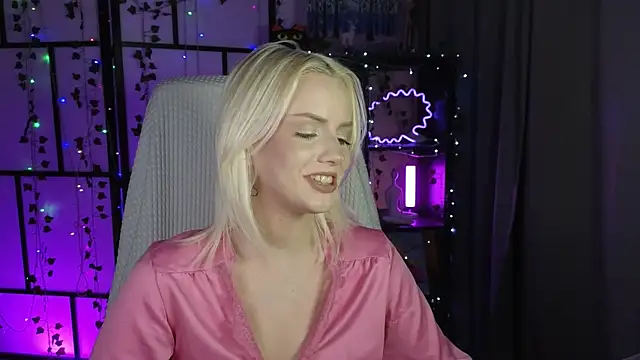 Snapshot of ImBonBon chatting on April 25, 2026, 8:17 pm ImBonBon online show from April 25, 2026, 8:17 pm