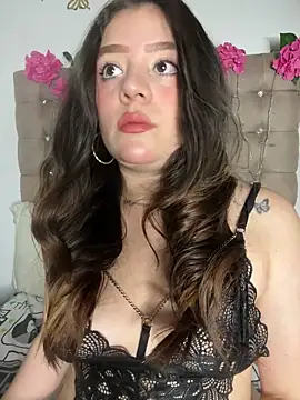 Jullieetta online show from February 27, 2026, 11:38 pm