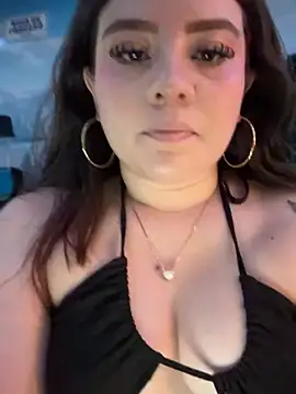 Jullieetta online show from July 27, 2026, 11:01 pm
