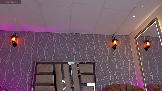 madison fox1 online show from October 8, 2025, 12:47 pm