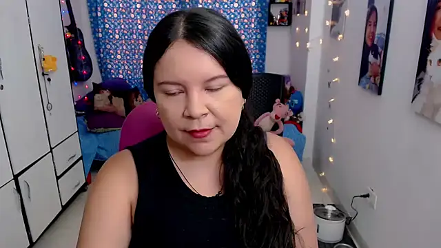 claryssa  online show from September 13, 2025, 7:02 pm