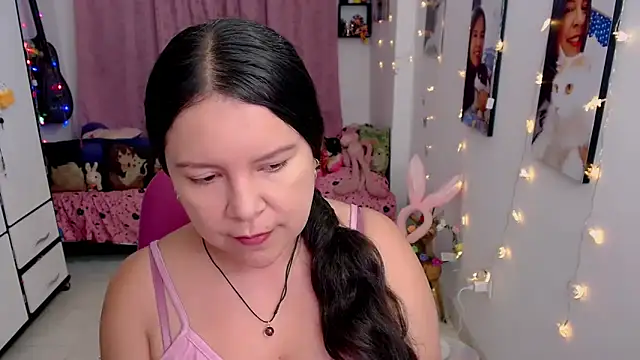 Snapshot of claryssa_ chatting on April 18, 2026, 5:33 am claryssa online show from April 18, 2026, 5:33 am