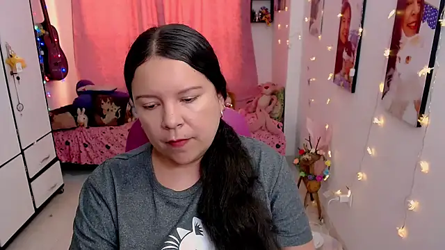 Snapshot of claryssa_ chatting on May 2, 2026, 8:25 pm claryssa online show from May 2, 2026, 8:25 pm