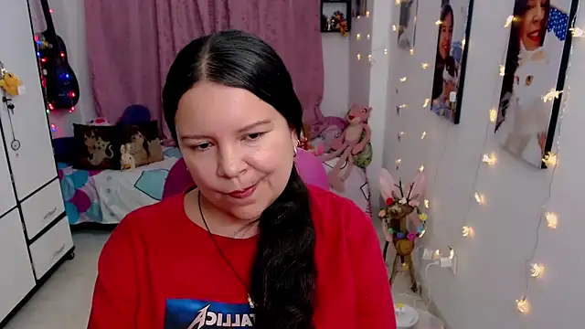 Snapshot of claryssa_ chatting on May 9, 2026, 6:18 am claryssa online show from May 9, 2026, 6:18 am