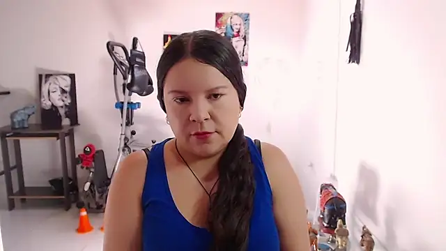 Snapshot of claryssa_ chatting on May 15, 2026, 5:53 pm claryssa online show from May 15, 2026, 5:53 pm