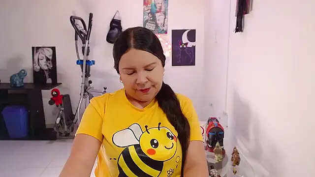 Snapshot of claryssa_ chatting on June 10, 2026, 6:18 pm claryssa online show from June 10, 2026, 6:18 pm