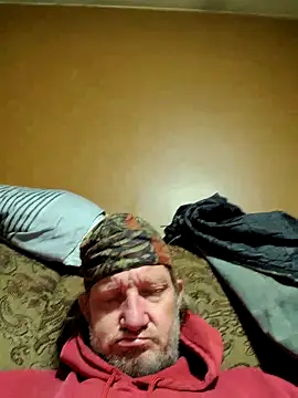 Hugebwc102 online show from February 19, 2026, 7:32 pm