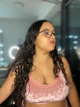 CurlyGirl 1 online show from December 5, 2024, 12:00 pm