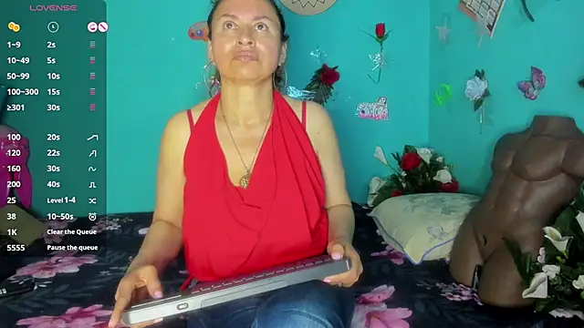 SheraHadee online show from March 13, 2026, 1:56 am