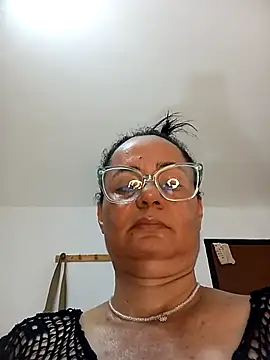 Snapshot of Eunice73 chatting on December 9, 2024, 12:23 am Eunice73 online show from December 9, 2024, 12:23 am