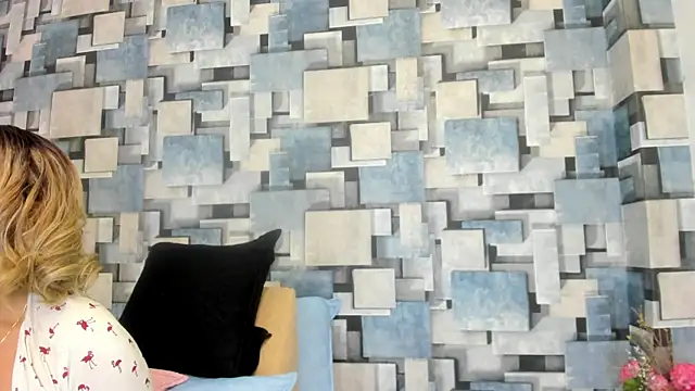 angel dthroatt online show from April 12, 2026, 12:32 pm