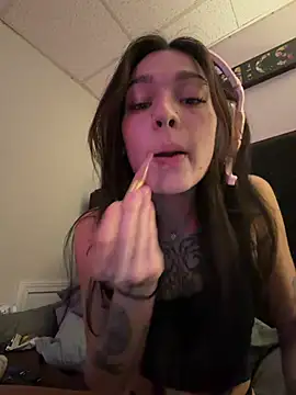 Snapshot of v4mpsoles chatting on July 15, 2026, 4:51 am v4mpsoles online show from July 15, 2026, 4:51 am
