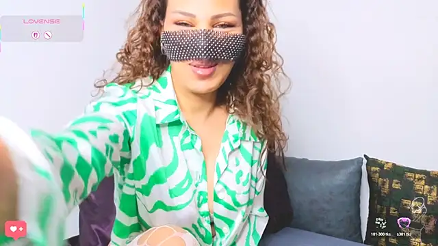 Turkish Latina online show from April 26, 2026, 1:53 pm