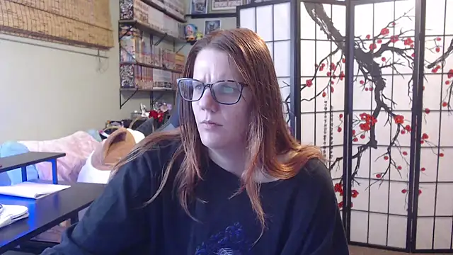 Snapshot of Sarahtineke chatting on May 6, 2026, 4:45 pm Sarahtineke online show from May 6, 2026, 4:45 pm