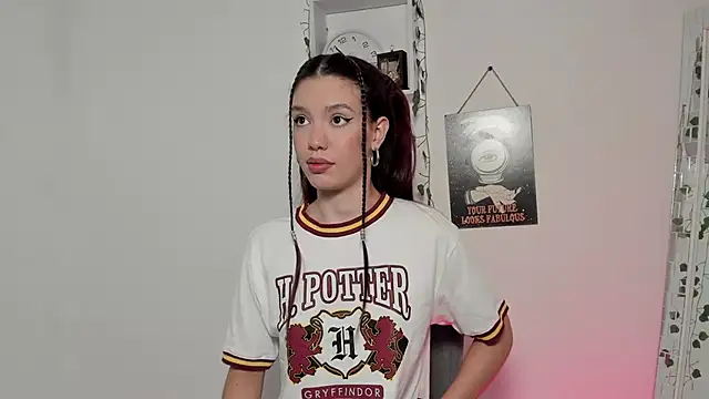 Snapshot of Emperatriiz chatting on December 25, 2024, 6:52 pm Emperatriiz online show from December 25, 2024, 6:52 pm