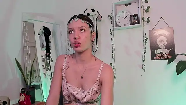 Snapshot of Emperatriiz chatting on January 20, 2025, 7:04 pm Emperatriiz online show from January 20, 2025, 7:04 pm