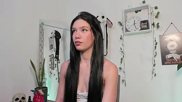 Snapshot of Emperatriiz chatting on January 25, 2025, 5:30 pm Emperatriiz online show from January 25, 2025, 5:30 pm