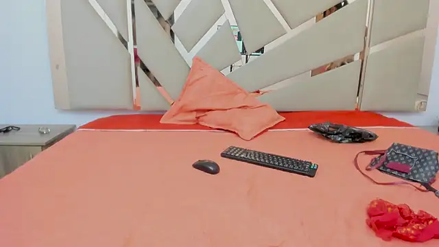 Snapshot of you_and_i9 chatting on September 12, 2025, 7:25 pm you and i9 online show from September 12, 2025, 7:25 pm