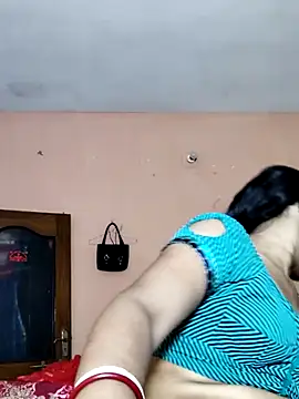 Luv Adite20 online show from October 13, 2025, 4:51 pm