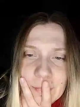 Snapshot of LeraSweet chatting on December 29, 2024, 7:43 pm LeraSweet online show from December 29, 2024, 7:43 pm