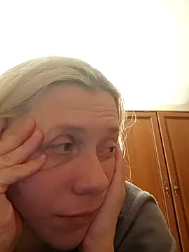 Snapshot of LeraSweet chatting on September 20, 2025, 7:59 pm LeraSweet online show from September 20, 2025, 7:59 pm