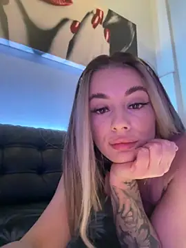 Snapshot of IsabellaEtthan chatting on February 28, 2025, 8:18 pm IsabellaEtthan online show from February 28, 2025, 8:18 pm