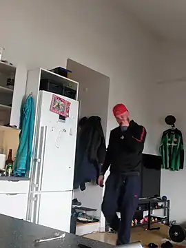 eltoulou online show from February 25, 2025, 7:36 pm