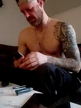 eltoulou online show from March 5, 2025, 4:46 pm