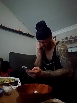 eltoulou online show from December 3, 2025, 5:00 pm