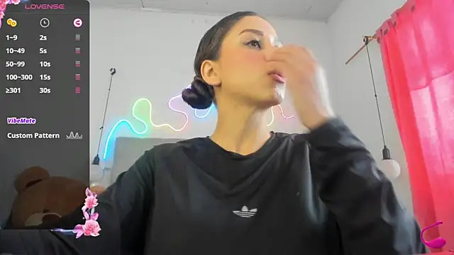 Snapshot of misticasexy chatting on October 1, 2025, 8:37 pm misticasexy online show from October 1, 2025, 8:37 pm