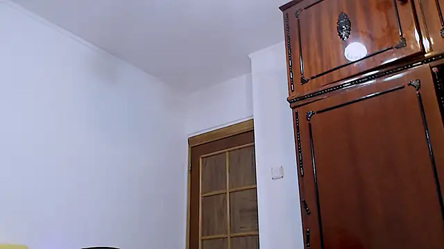 Catlady333 online show from November 14, 2025, 8:07 pm