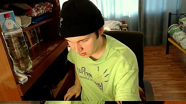 EvaMiron online show from February 8, 2025, 7:48 am