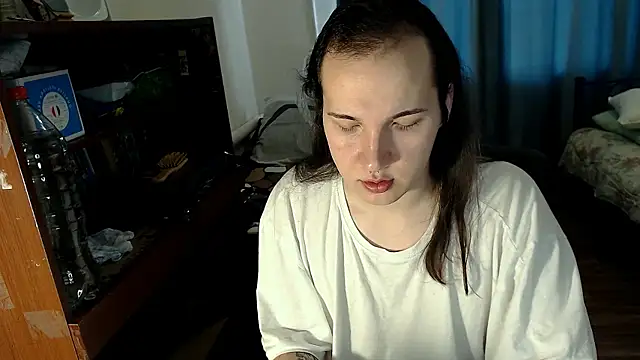 EvaMiron online show from March 14, 2025, 5:16 am