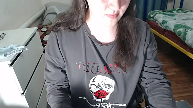 EvaMiron online show from October 2, 2025, 9:22 pm