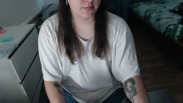 EvaMiron online show from December 22, 2025, 8:11 am