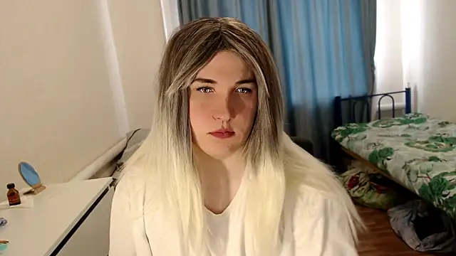 EvaMiron online show from April 20, 2026, 7:00 am