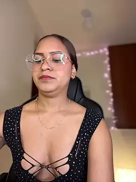 gretta kler1 online show from December 12, 2024, 12:33 pm