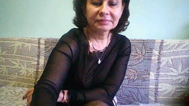 Snapshot of Mat_Elenore chatting on December 21, 2024, 10:06 am Mat Elenore online show from December 21, 2024, 10:06 am
