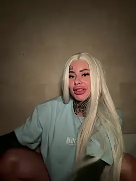 Snapshot of bambixboo chatting on July 8, 2026, 10:14 pm bambixboo online show from July 8, 2026, 10:14 pm