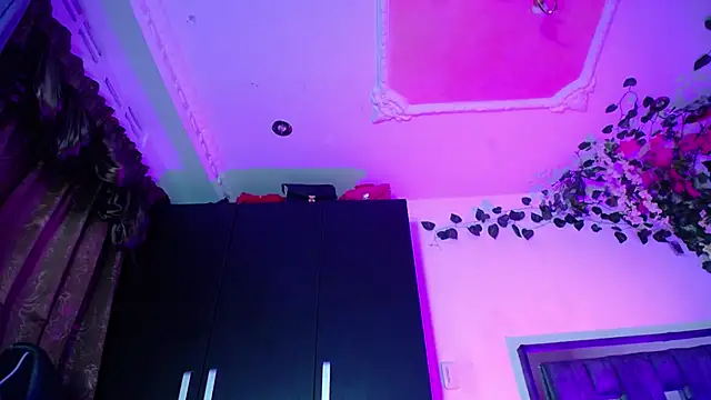 emma hoot1 online show from December 4, 2024, 6:33 am