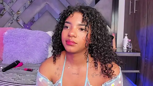 Iris hott1 online show from December 12, 2024, 1:10 am