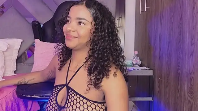Iris hott1 online show from December 14, 2024, 4:34 am