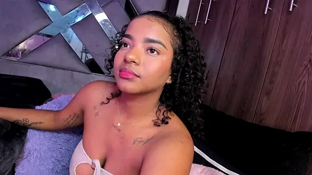 Iris hott1 online show from January 28, 2025, 6:38 am