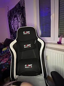 Snapshot of kinkygirl420x chatting on February 17, 2025, 10:14 pm kinkygirl420x online show from February 17, 2025, 10:14 pm