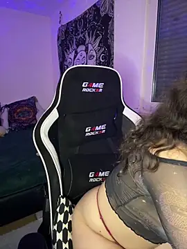 Snapshot of kinkygirl420x chatting on March 12, 2025, 10:39 pm kinkygirl420x online show from March 12, 2025, 10:39 pm