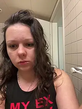 Snapshot of kinkygirl420x chatting on March 19, 2025, 10:11 am kinkygirl420x online show from March 19, 2025, 10:11 am