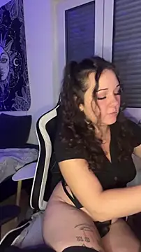 Snapshot of kinkygirl420x chatting on October 15, 2025, 7:03 pm kinkygirl420x online show from October 15, 2025, 7:03 pm