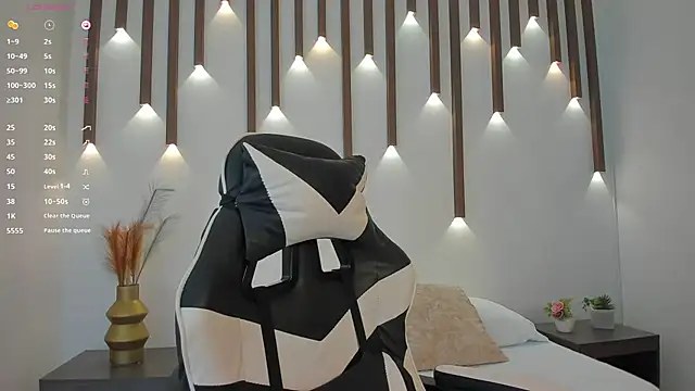 megan cooper28 online show from October 9, 2025, 9:13 pm