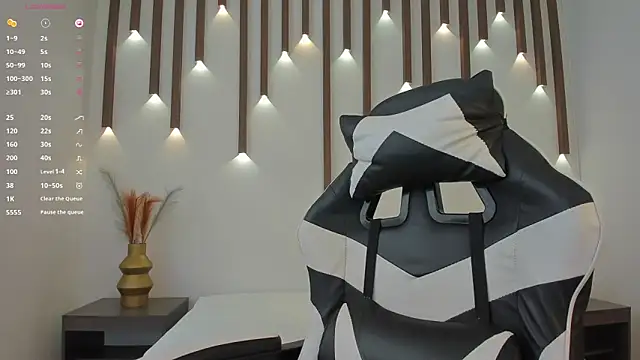 megan cooper28 online show from November 15, 2025, 7:43 pm